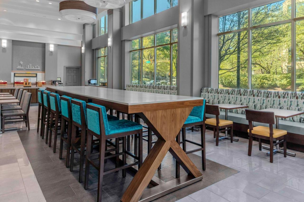 Hampton Inn & Suites Arlington Crystal City Dca Экстерьер фото