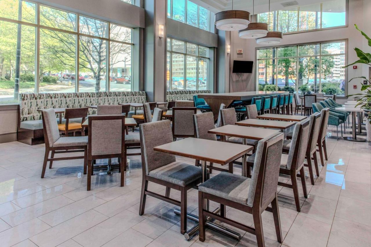 Hampton Inn & Suites Arlington Crystal City Dca Экстерьер фото