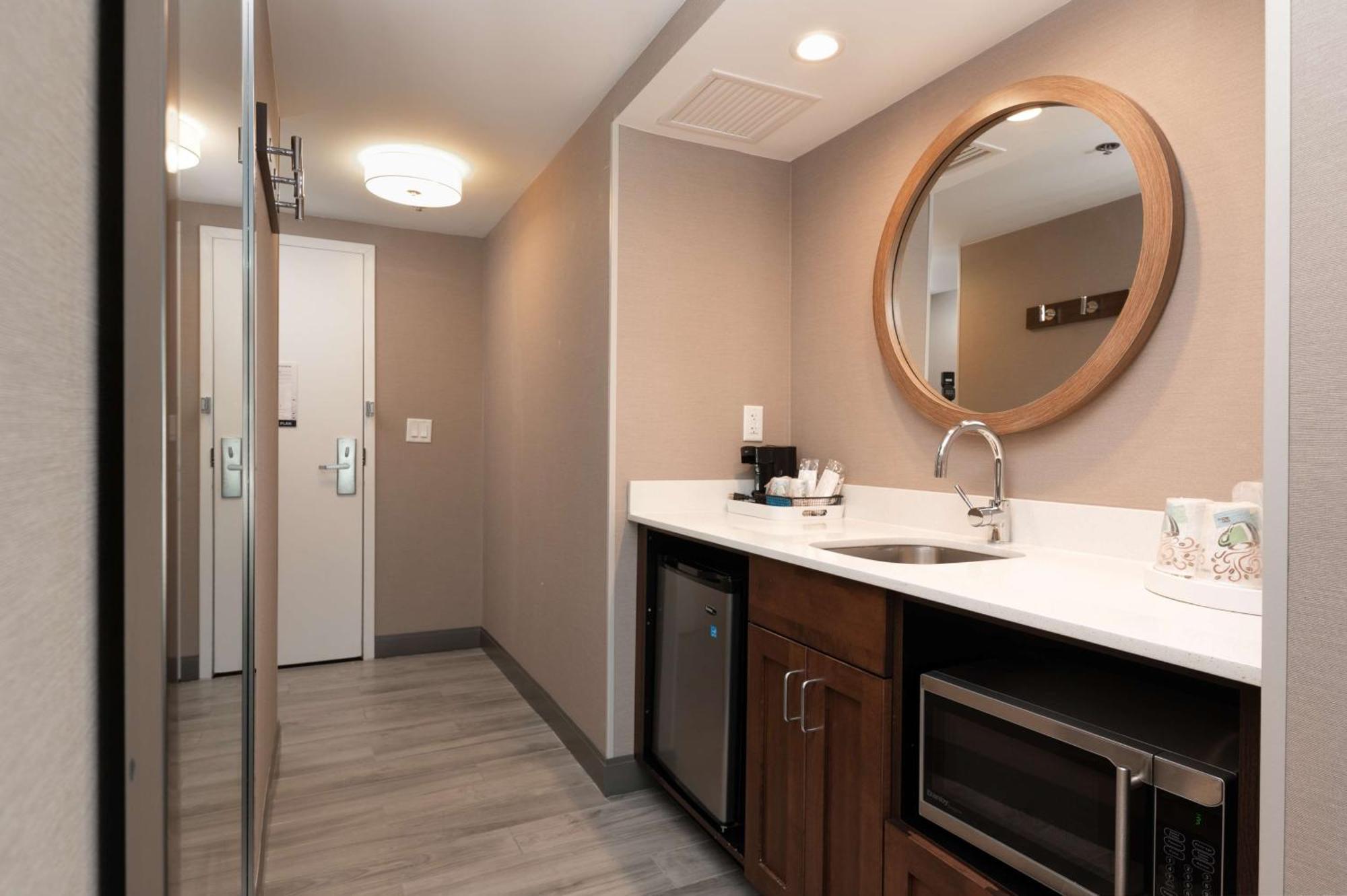 Hampton Inn & Suites Arlington Crystal City Dca Экстерьер фото