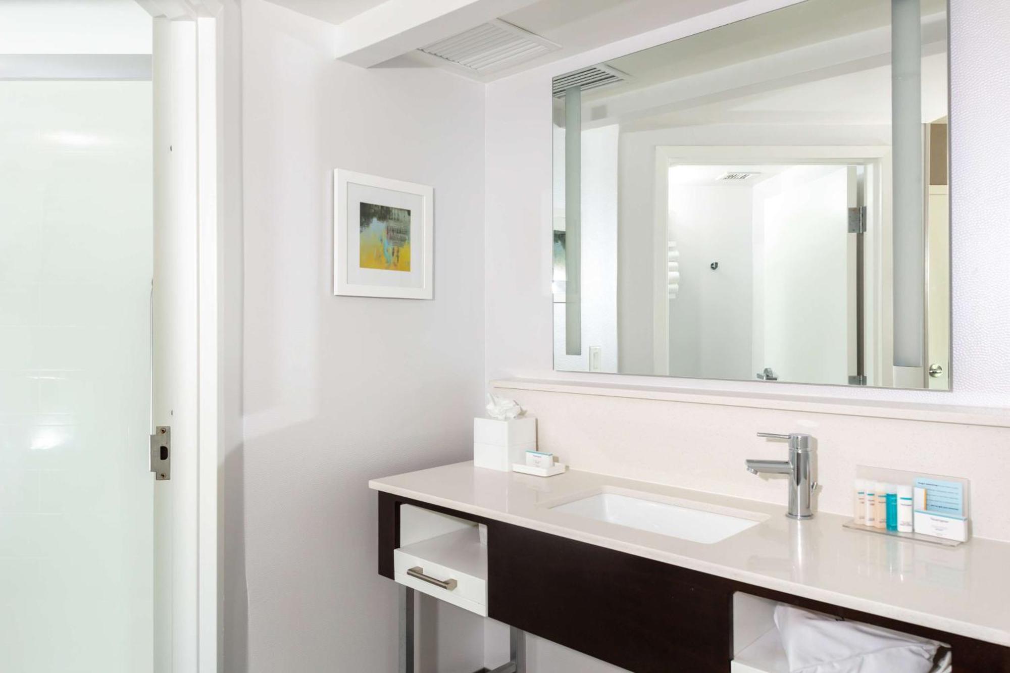 Hampton Inn & Suites Arlington Crystal City Dca Экстерьер фото