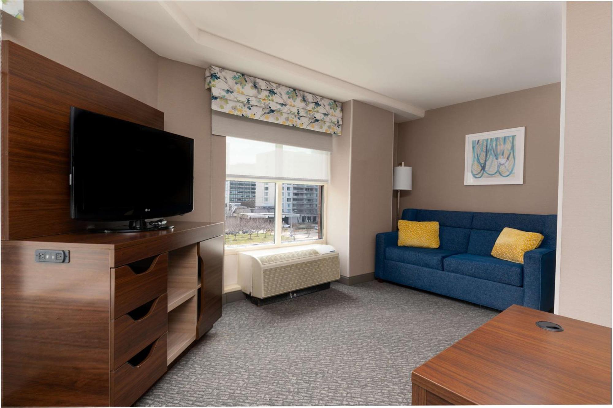 Hampton Inn & Suites Arlington Crystal City Dca Экстерьер фото